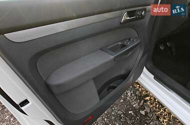 Мінівен Volkswagen Touran 2013 в 