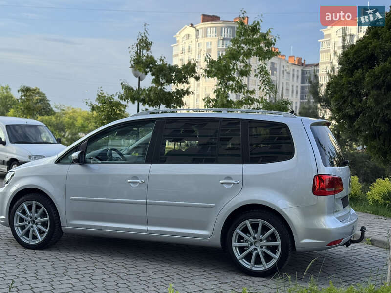 Мінівен Volkswagen Touran 2010 в Івано-Франківську