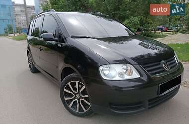 Минивэн Volkswagen Touran 2006 в Днепре