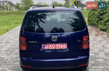 Минивэн Volkswagen Touran 2010 в 