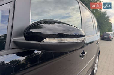 Мінівен Volkswagen Touran 2011 в 