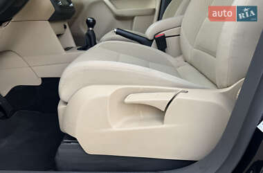 Мінівен Volkswagen Touran 2011 в 