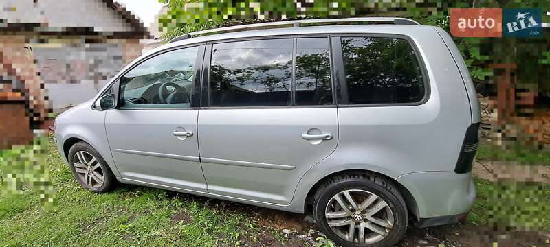 Минивэн Volkswagen Touran 2009 в Чернигове