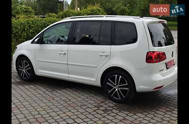 Мінівен Volkswagen Touran 2013 в 