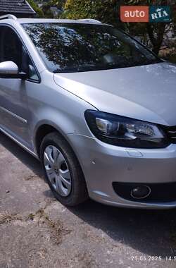 Минивэн Volkswagen Touran 2014 в 