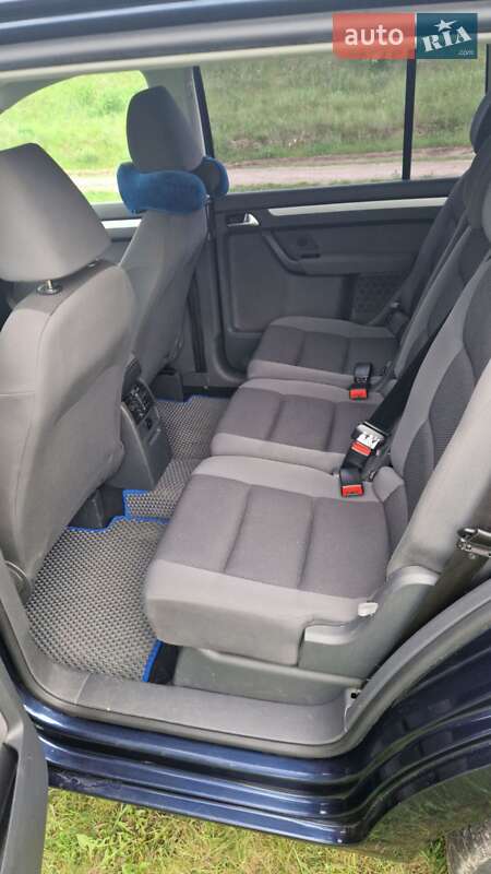 Минивэн Volkswagen Touran 2011 в Калиновке