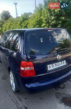 Минивэн Volkswagen Touran 2003 в 