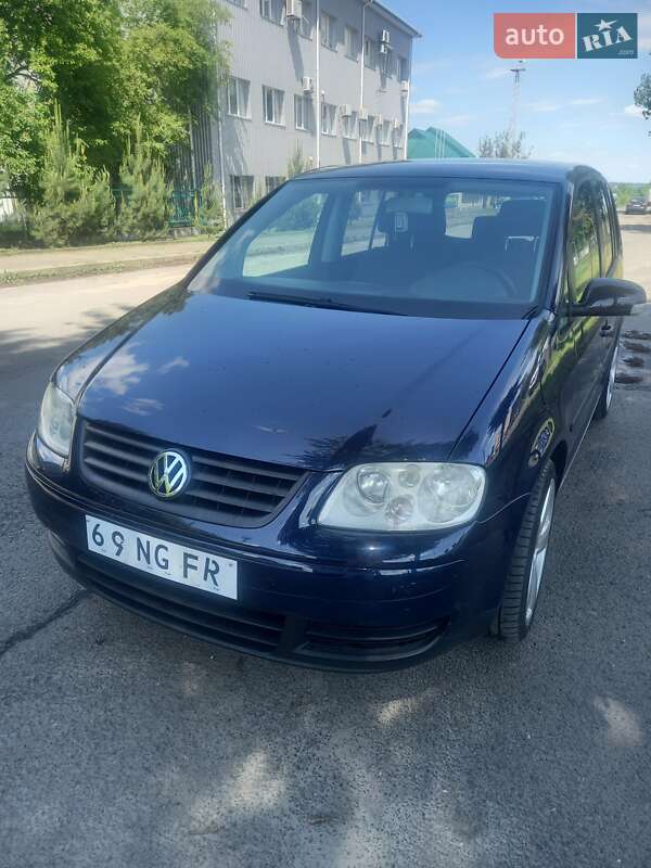 Минивэн Volkswagen Touran 2003 в 