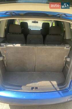 Мінівен Volkswagen Touran 2005 в 