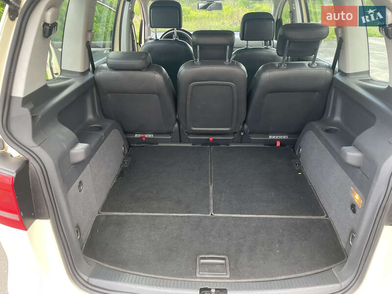 Минивэн Volkswagen Touran 2013 в Чернигове