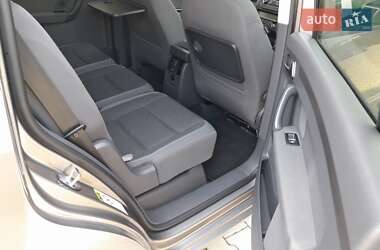 Минивэн Volkswagen Touran 2011 в 