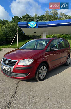 Минивэн Volkswagen Touran 2010 в Житомире