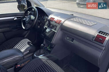 Минивэн Volkswagen Touran 2011 в 
