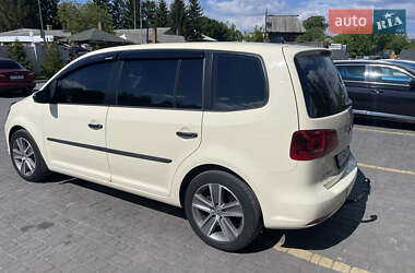 Минивэн Volkswagen Touran 2011 в 