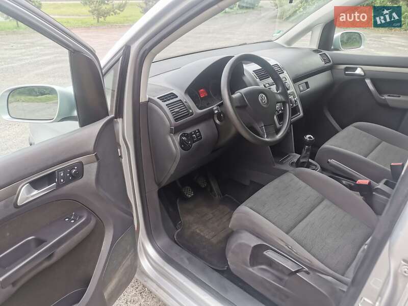Минивэн Volkswagen Touran 2009 в Любомле