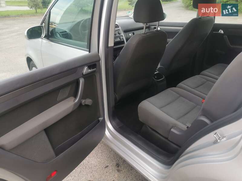 Минивэн Volkswagen Touran 2009 в Любомле