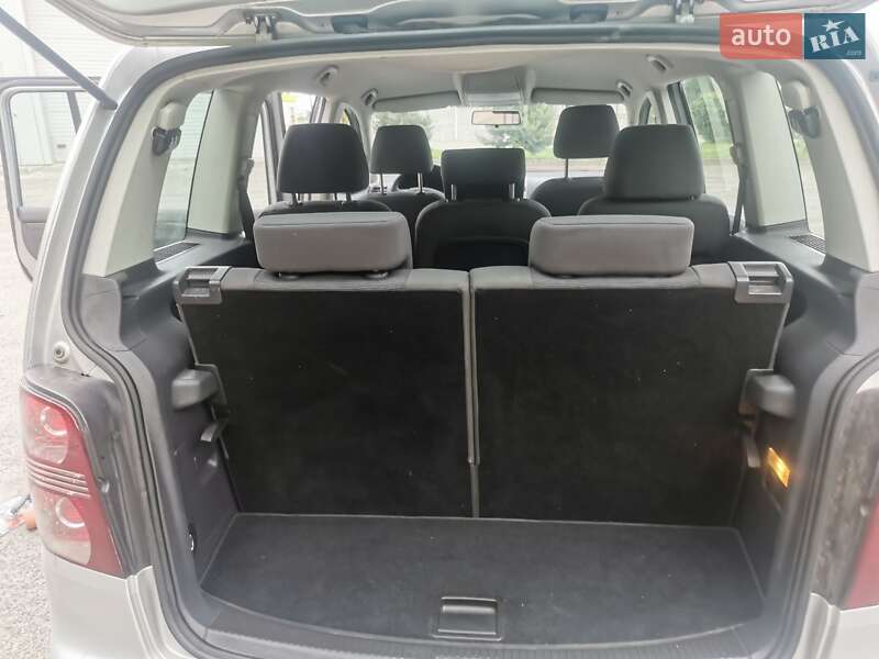 Минивэн Volkswagen Touran 2009 в Любомле