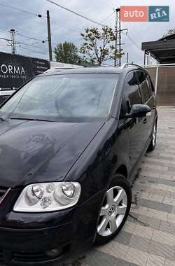 Минивэн Volkswagen Touran 2003 в Сваляве