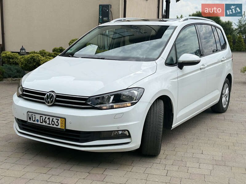 Мікровен Volkswagen Touran 2017 в Стрию