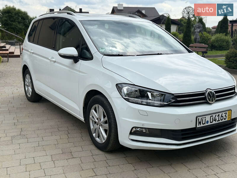 Мікровен Volkswagen Touran 2017 в Стрию