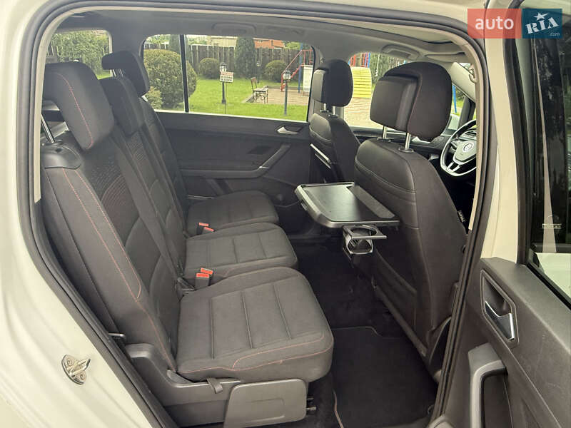 Мікровен Volkswagen Touran 2017 в Стрию