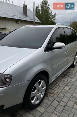 Мінівен Volkswagen Touran 2003 в Львові