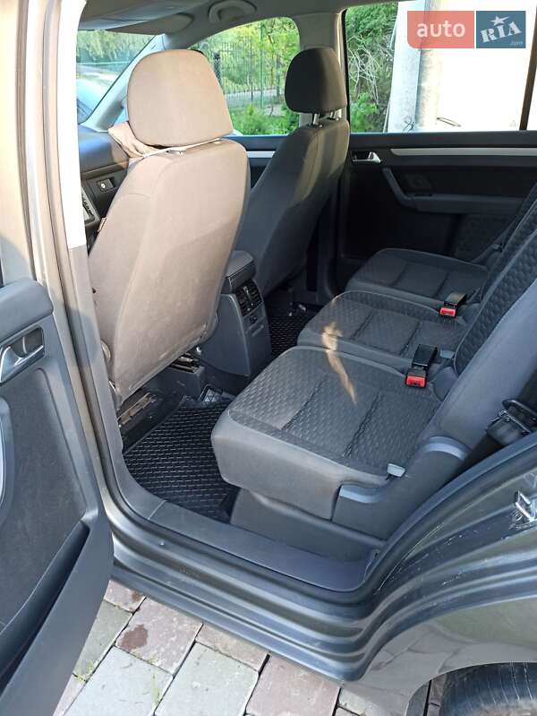 Мінівен Volkswagen Touran 2007 в Городку