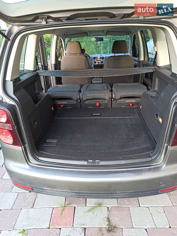 Мінівен Volkswagen Touran 2007 в Городку