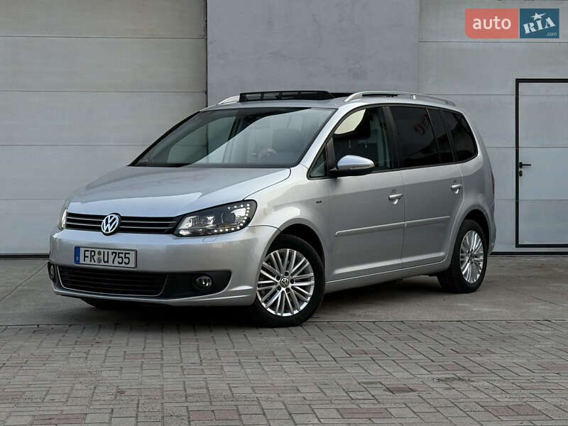Минивэн Volkswagen Touran 2015 в 