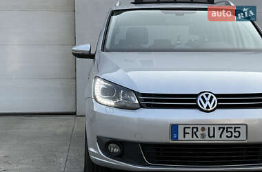 Минивэн Volkswagen Touran 2015 в 