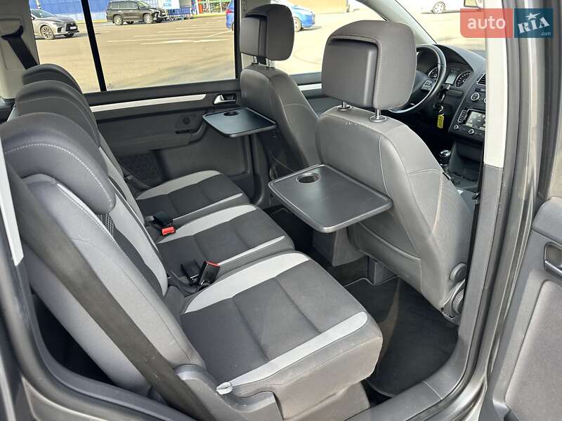 Мінівен Volkswagen Touran 2014 в Луцьку