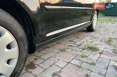 Мінівен Volkswagen Touran 2005 в 