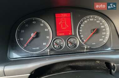 Мінівен Volkswagen Touran 2005 в 