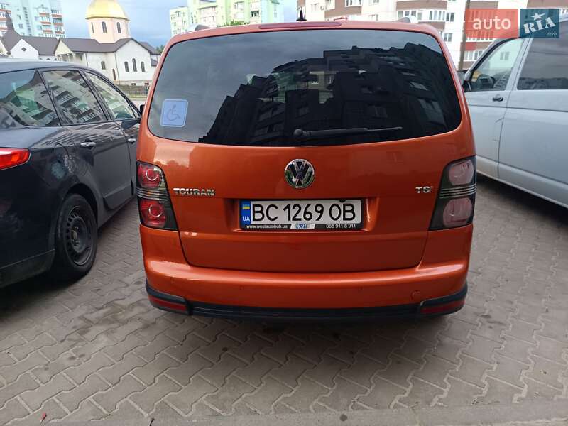 Мінівен Volkswagen Touran 2007 в Новояворівську