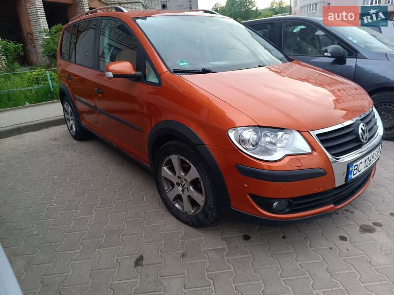 Мінівен Volkswagen Touran 2007 в Новояворівську