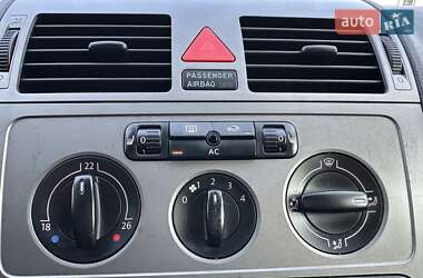 Мінівен Volkswagen Touran 2008 в 