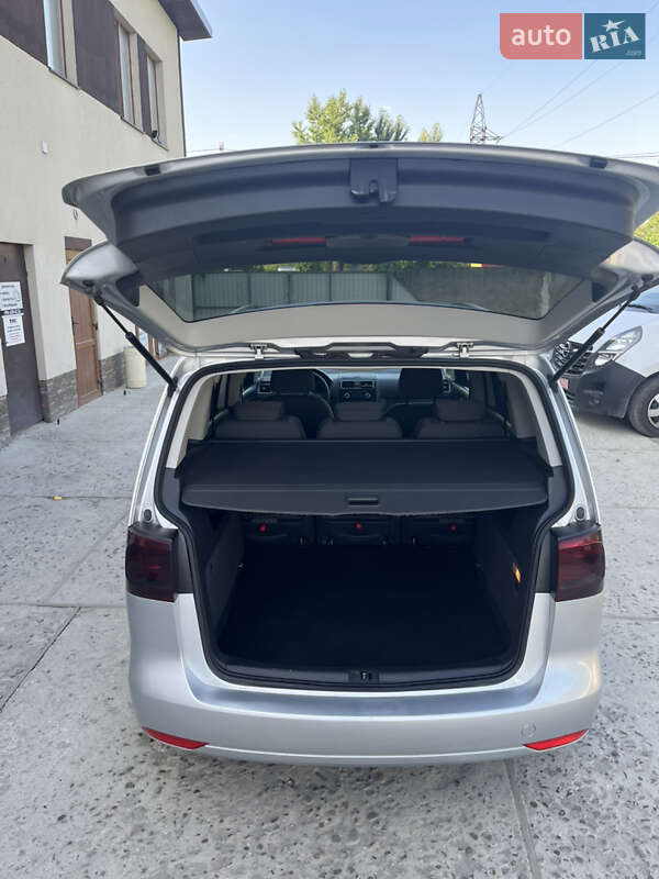 Мінівен Volkswagen Touran 2011 в Калуші