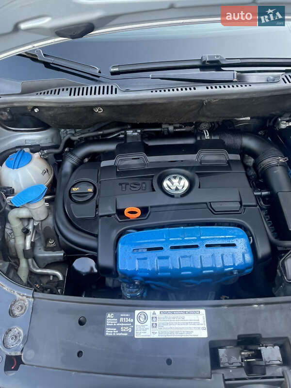 Мінівен Volkswagen Touran 2011 в Калуші