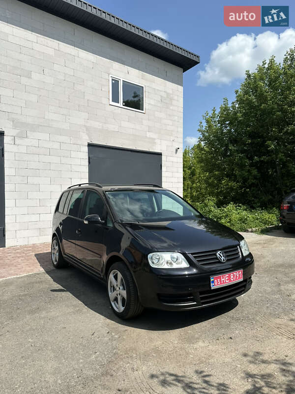 Минивэн Volkswagen Touran 2006 в 