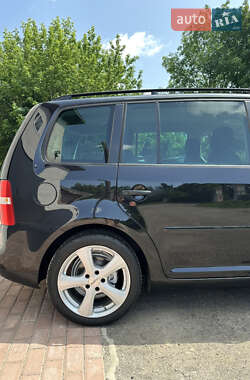 Минивэн Volkswagen Touran 2006 в 