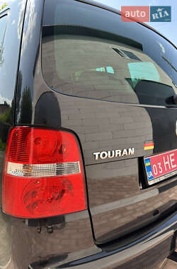Минивэн Volkswagen Touran 2006 в 