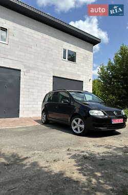 Минивэн Volkswagen Touran 2006 в 