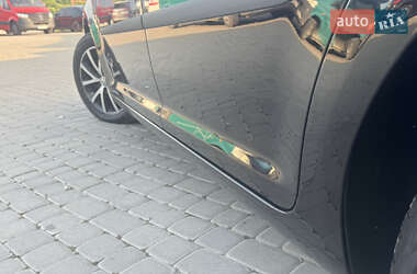 Минивэн Volkswagen Touran 2014 в 