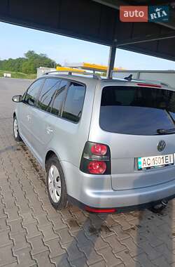 Минивэн Volkswagen Touran 2010 в 