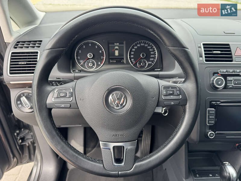 Минивэн Volkswagen Touran 2011 в Белой Церкви