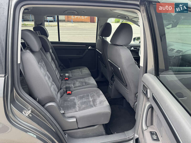 Минивэн Volkswagen Touran 2011 в Белой Церкви