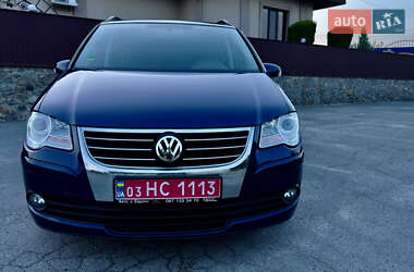Минивэн Volkswagen Touran 2008 в 
