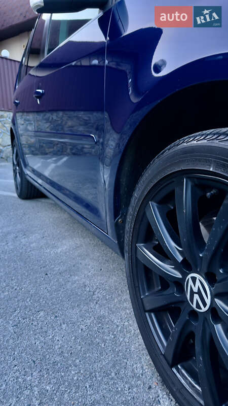 Минивэн Volkswagen Touran 2008 в Шепетовке