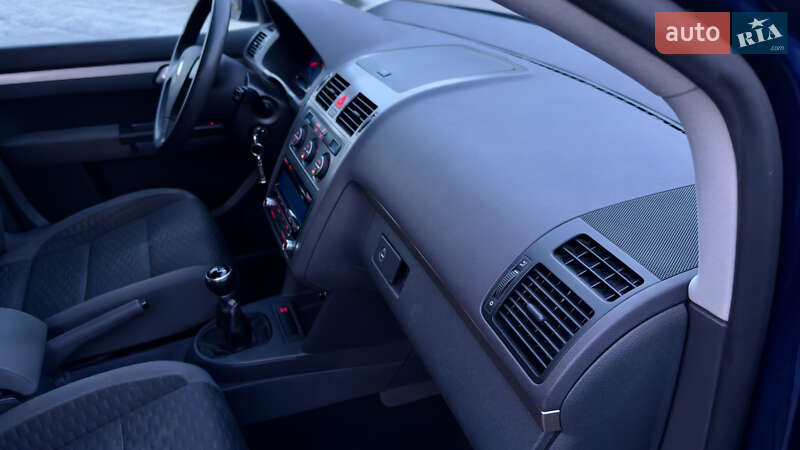 Минивэн Volkswagen Touran 2008 в Шепетовке