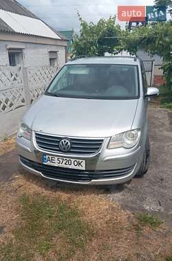 Минивэн Volkswagen Touran 2007 в Днепре